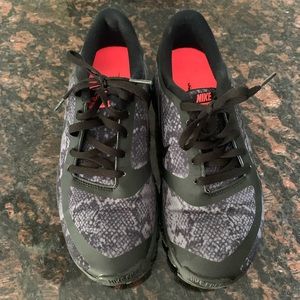 Nike Free 5.0 Snake Print Size 8.5